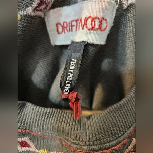 Driftwood Teddie Embroidered Sweatshirt - Picture 4 of 9